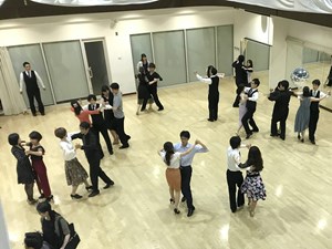 社交ダンス教室のダンスパーティー