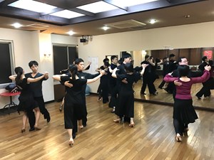 渋谷五反田の社交ダンス中級クラス